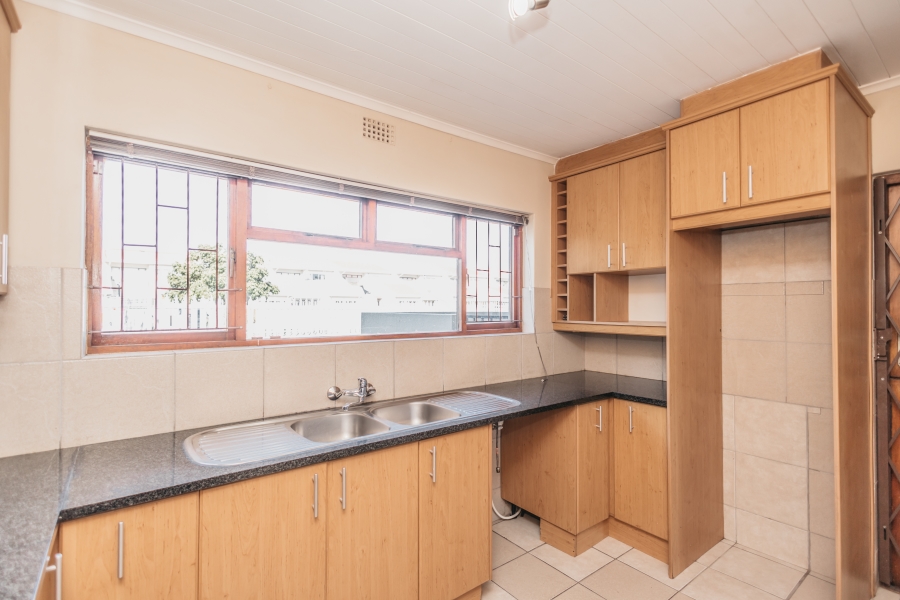 To Let 4 Bedroom Property for Rent in Bracken Heights Western Cape